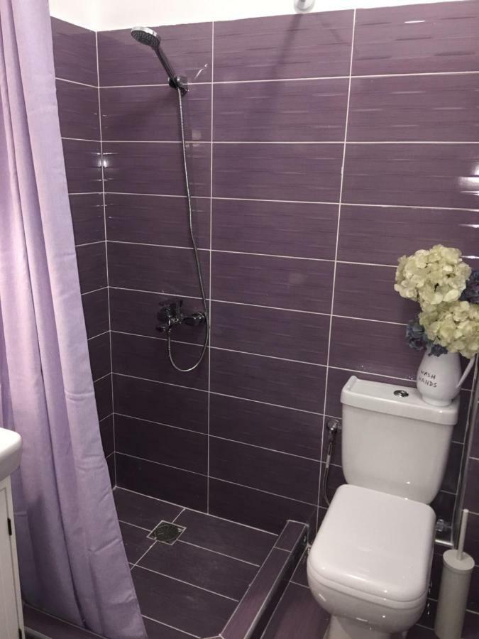 Apartment Cozy Garden 700m From St Luke S Hospital *