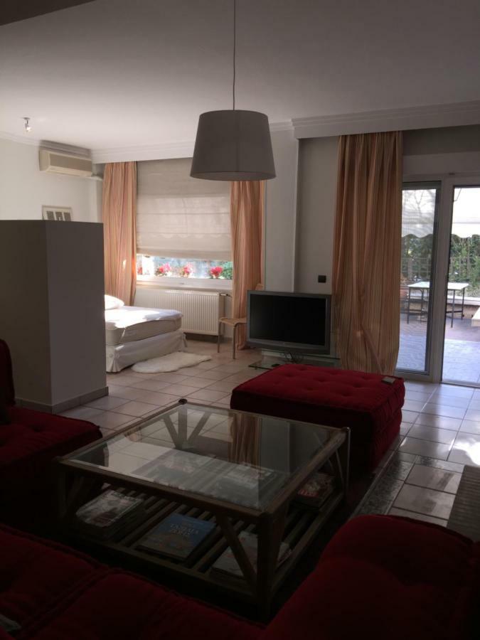 Cozy Garden 700m From St Luke S Hospital Apartment