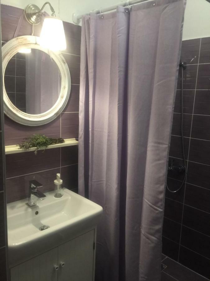 Apartment Cozy Garden 700m From St Luke S Hospital
