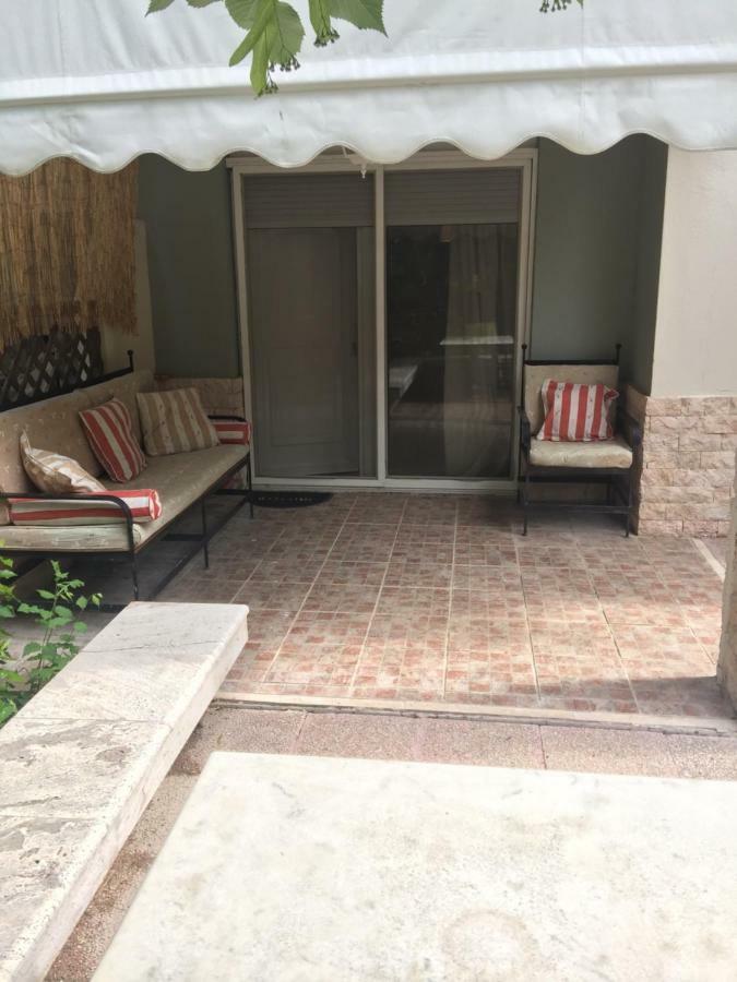 Apartment Cozy Garden 700m From St Luke S Hospital
